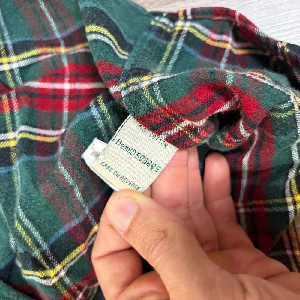 LL Bean Womens Scotch Plaid Flannel Medium Petite Fitted Red Green Cotton